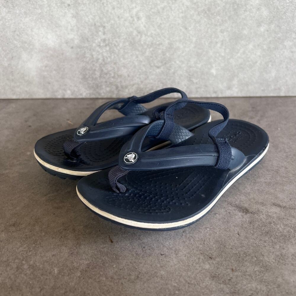 Crocs Kids' Crocband Strap Flip Sandals in navy boys 8 childrens water outdoors